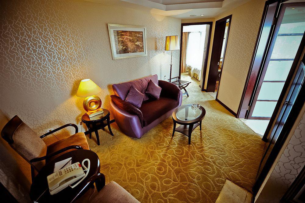 Howard Johnson All Suites Shanghai Esterno foto
